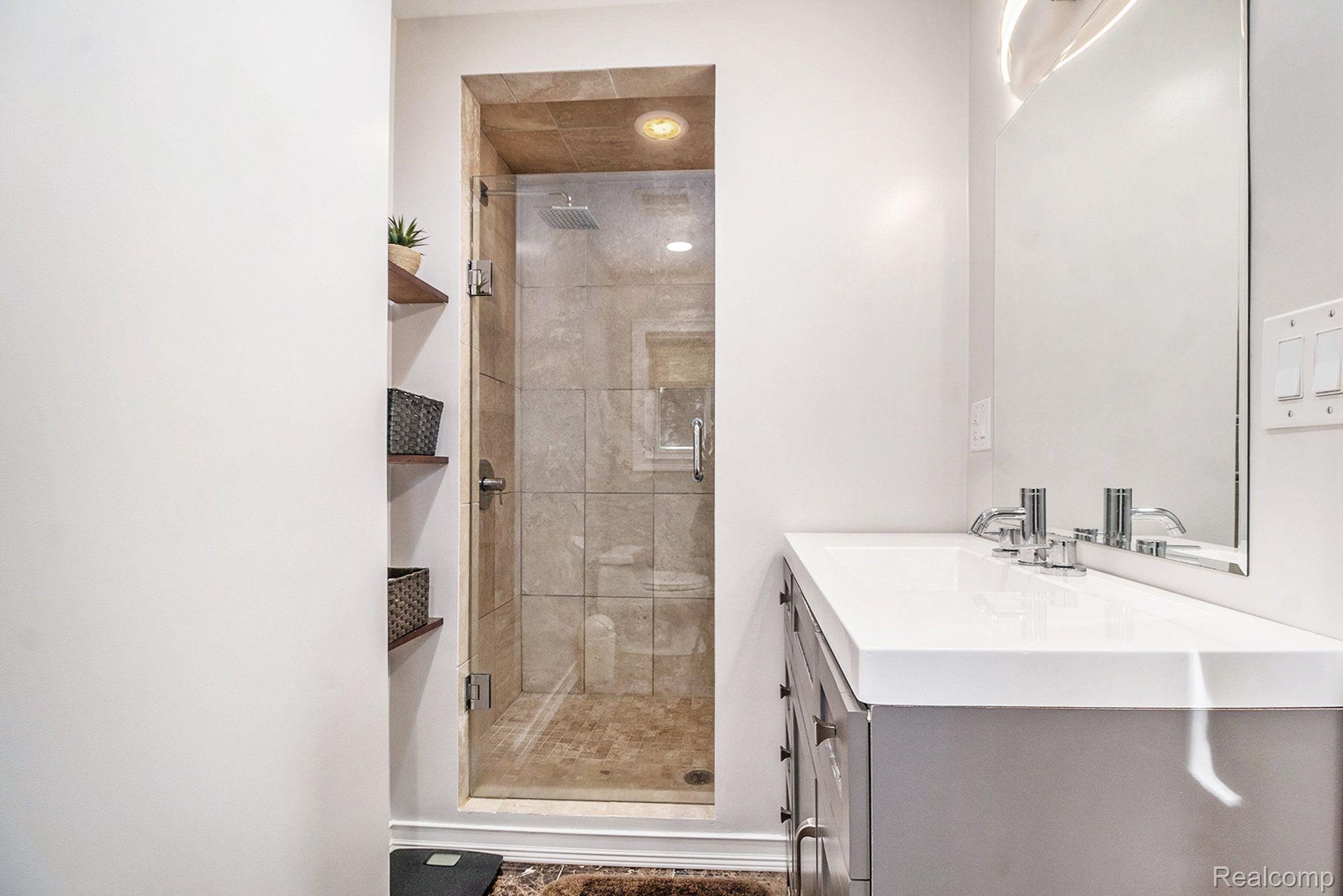 4585 Pickering Road Bloomfield Hills, MI 48301 - Photo 22 of 36 Gallery Image 22