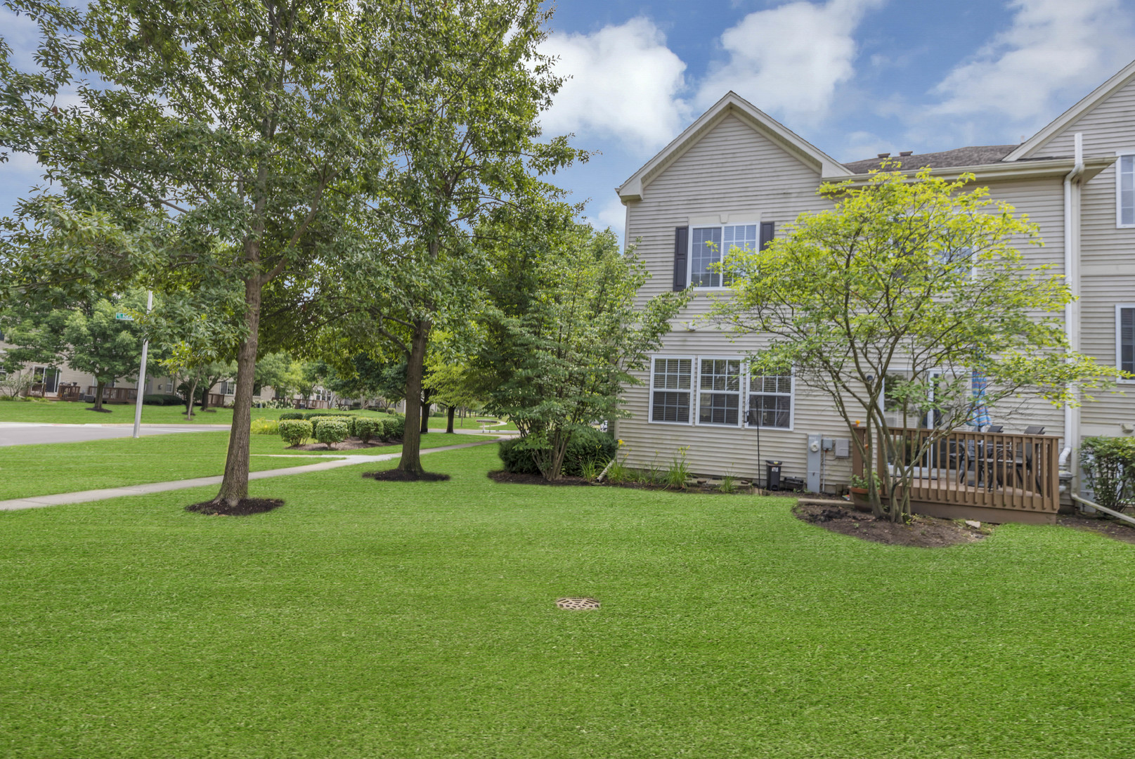 1850 Maureen Drive Hoffman Estates, IL 60192 - Photo 3 of 30