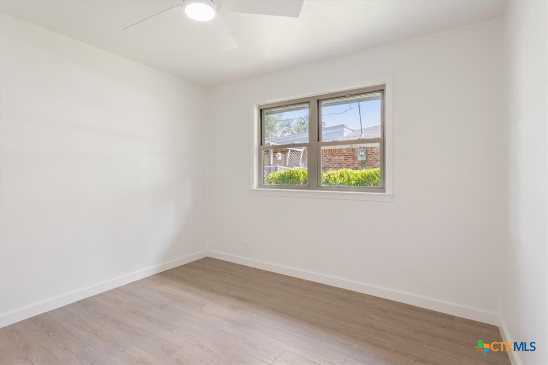 4412 Briar Cliff Road Temple, TX 76502 - Photo 21 of 28 an empty room with a window