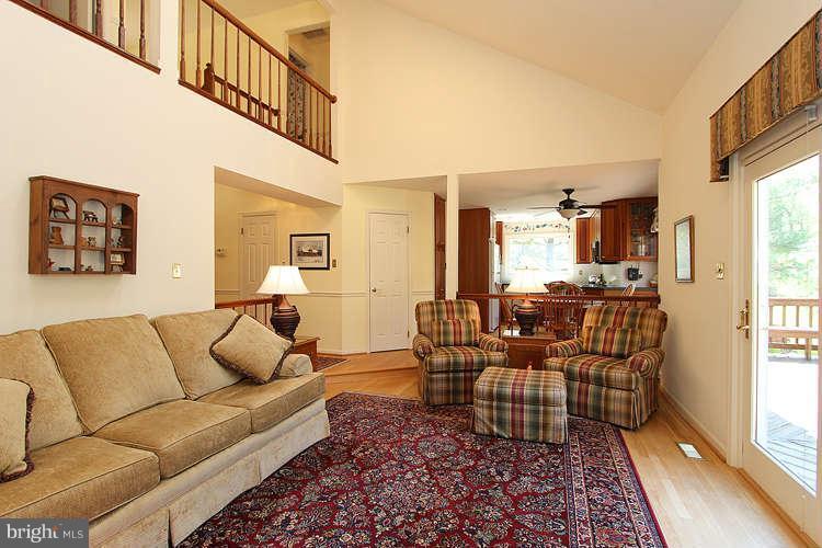 20604 Bell Bluff Road Gaithersburg, MD 20882 - Photo 30 of 30 Open floor plan to enjoy the entire family.