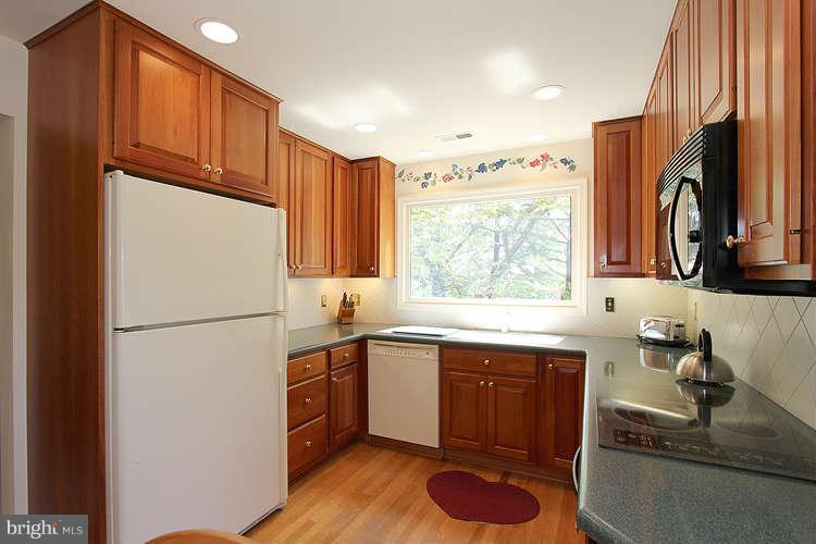 20604 Bell Bluff Road Gaithersburg, MD 20882 - Photo 10 of 30 Huge Kitchen Renovation, any cooks dream!