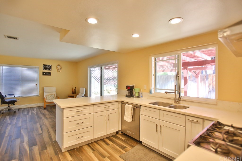 2763 Scarborough Place Riverside, CA 92503 - Photo 8 of 21