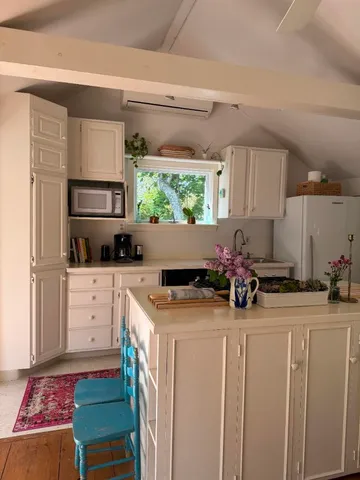 $1,845,000 | 10 Danls Way, West Tisbury, MA 02568