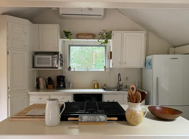 $1,845,000 | 10 Danls Way, West Tisbury, MA 02568