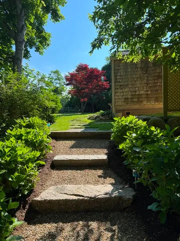 $1,845,000 | 10 Danls Way, West Tisbury, MA 02568