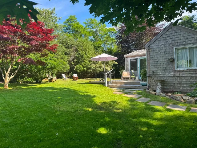 $1,845,000 | 10 Danls Way, West Tisbury, MA 02568