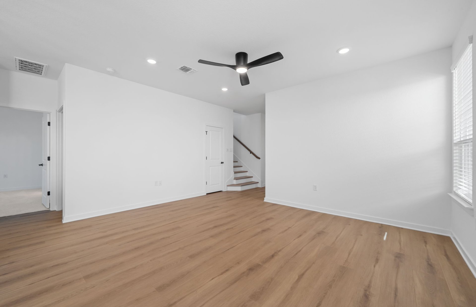 125 Adlai Avenue Georgetown, TX 78633 - Photo 7 of 32