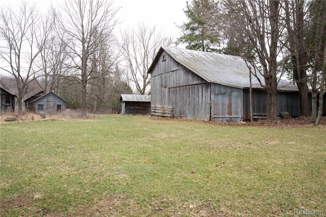 5826 Mt Morris Road Columbiaville, MI 48421 - Photo 3 of 42 780A2259.jpg