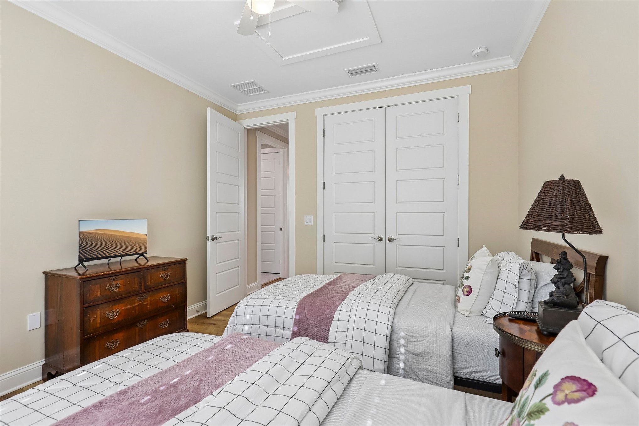 1012 White Street Fernandina Beach, FL 32034 - Photo 28 of 35 a bedroom with a bed and a lamp