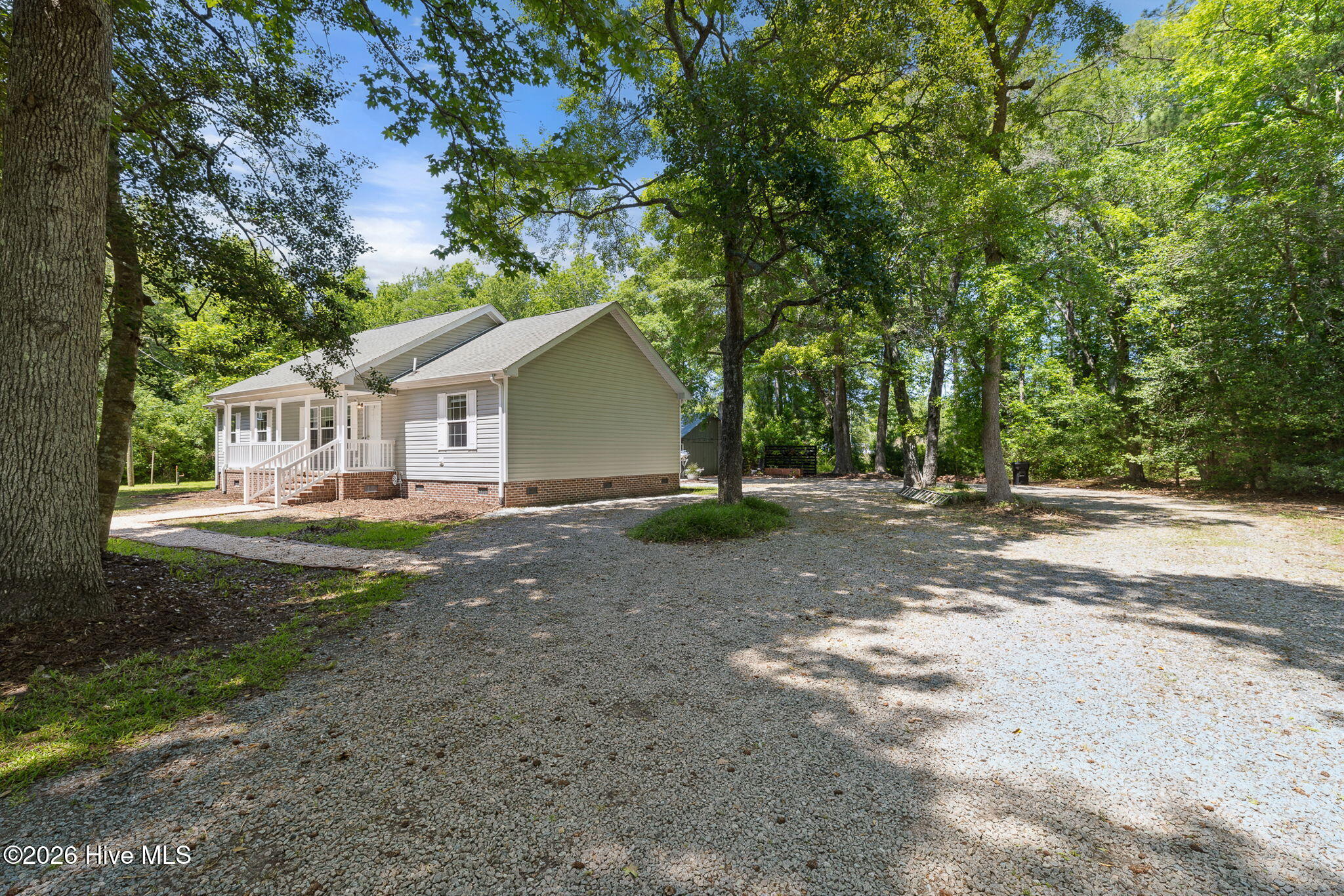 981 Sloop Point Loop Road Hampstead, NC 28443 - Photo 4 of 64 exterior drive