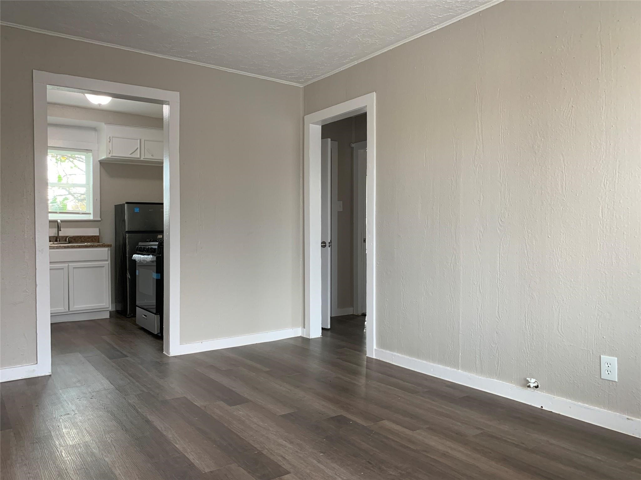 3922 Farmer Street Houston, TX 77020 - Photo 12 of 19 Garage Apartment Living Room To Kitchen