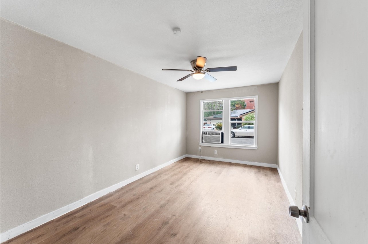 3922 Farmer Street Houston, TX 77020 - Photo 7 of 19 The larger of 2 bedrooms at 3922 Farmer Street.