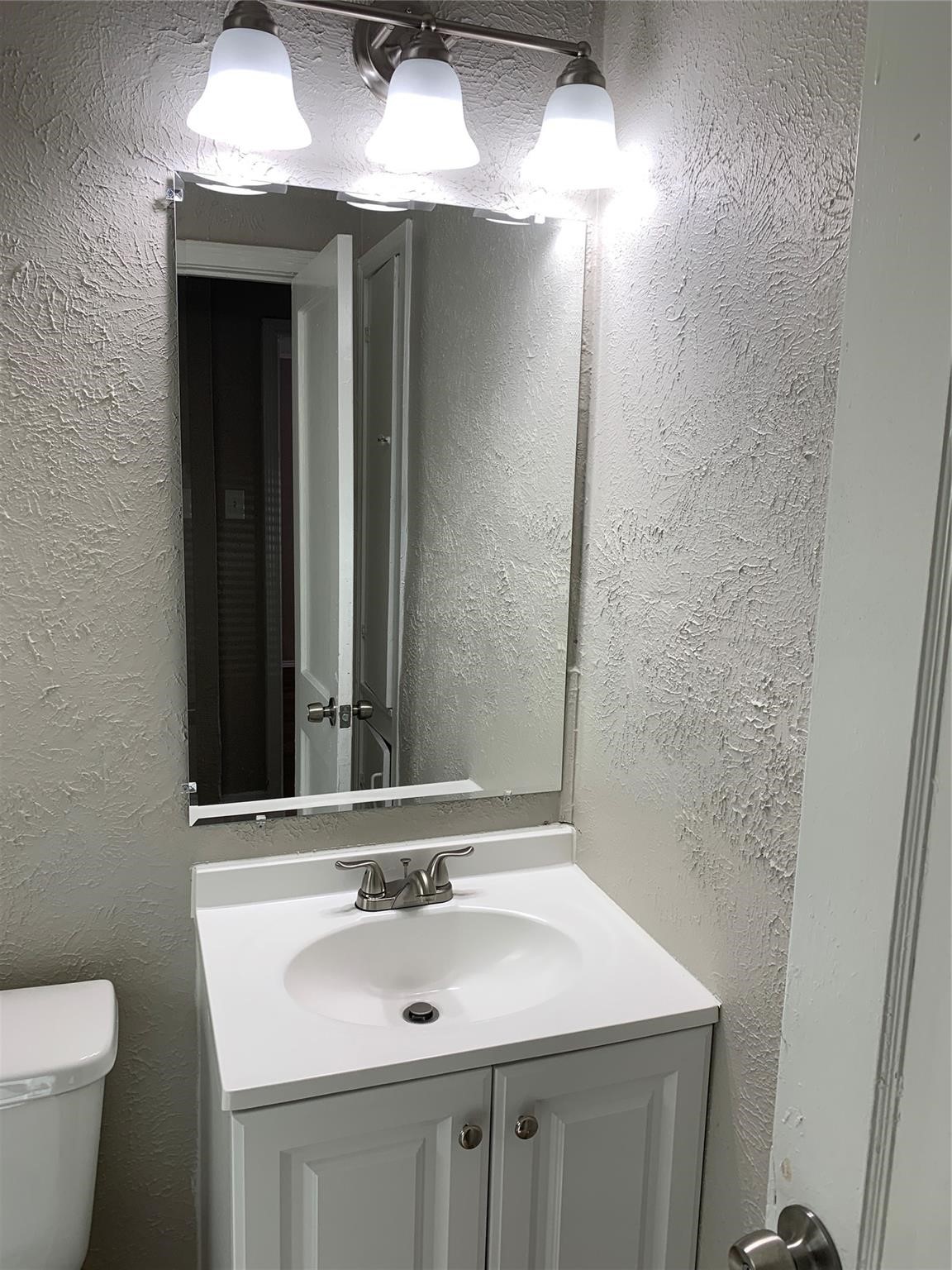 3922 Farmer Street Houston, TX 77020 - Photo 9 of 19