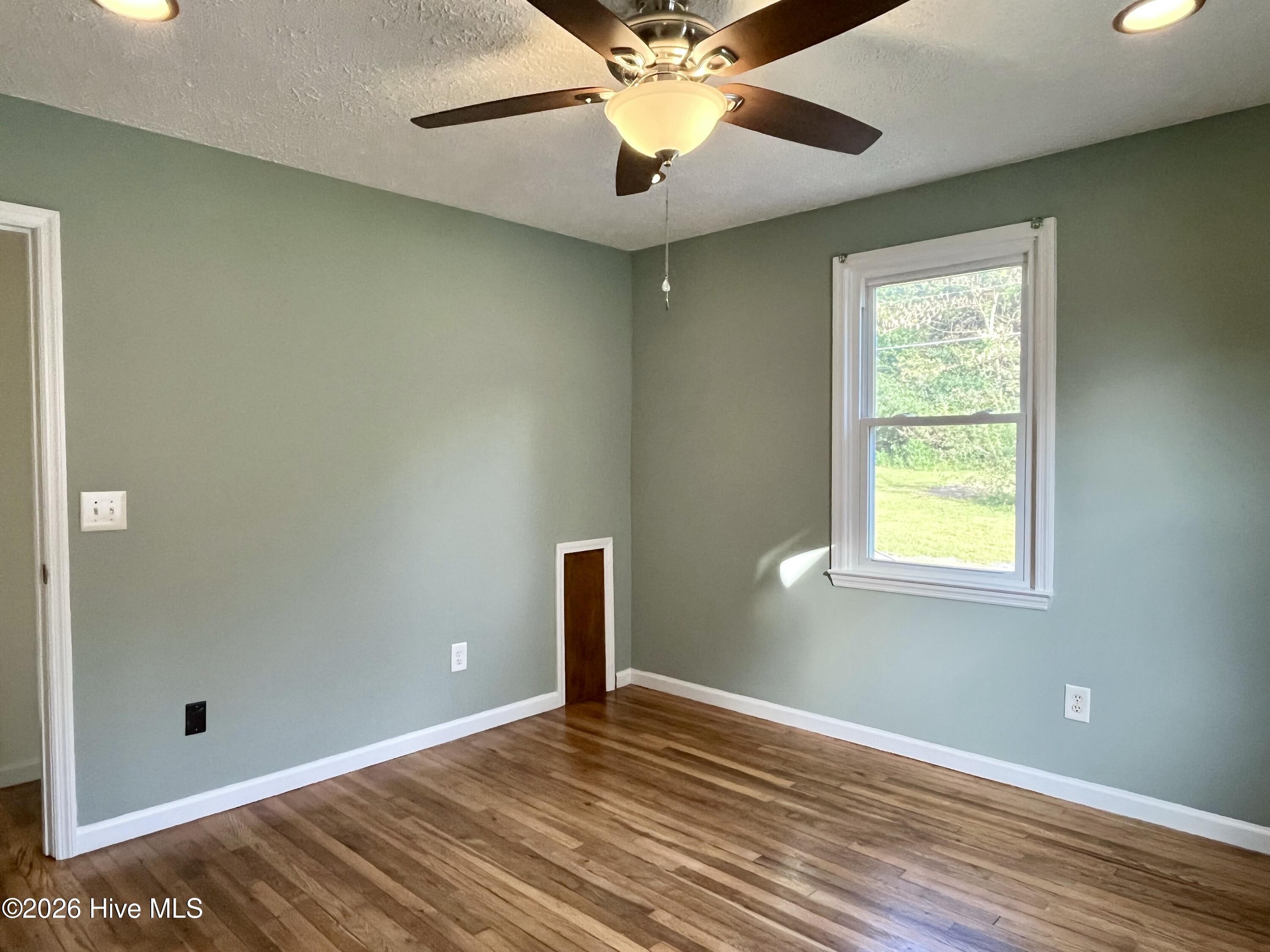 529 West Chapin Road Aberdeen, NC 28315 - Photo 22 of 38 IMG_6447 3