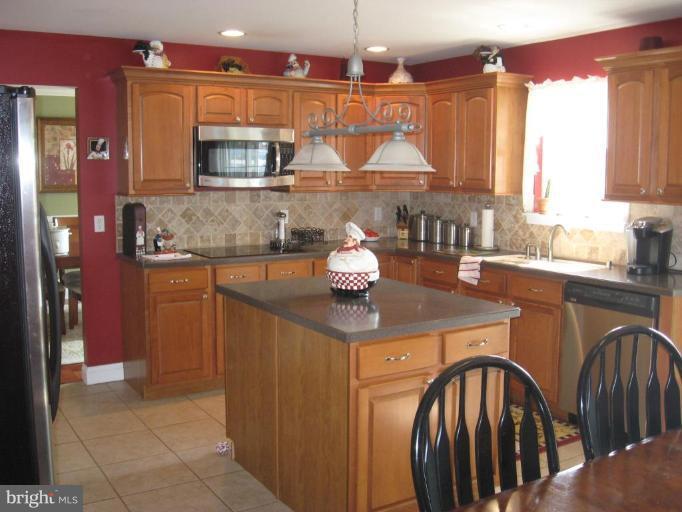 308 Miles Road Essex, MD 21221 - Photo 11 of 21 Kitchen