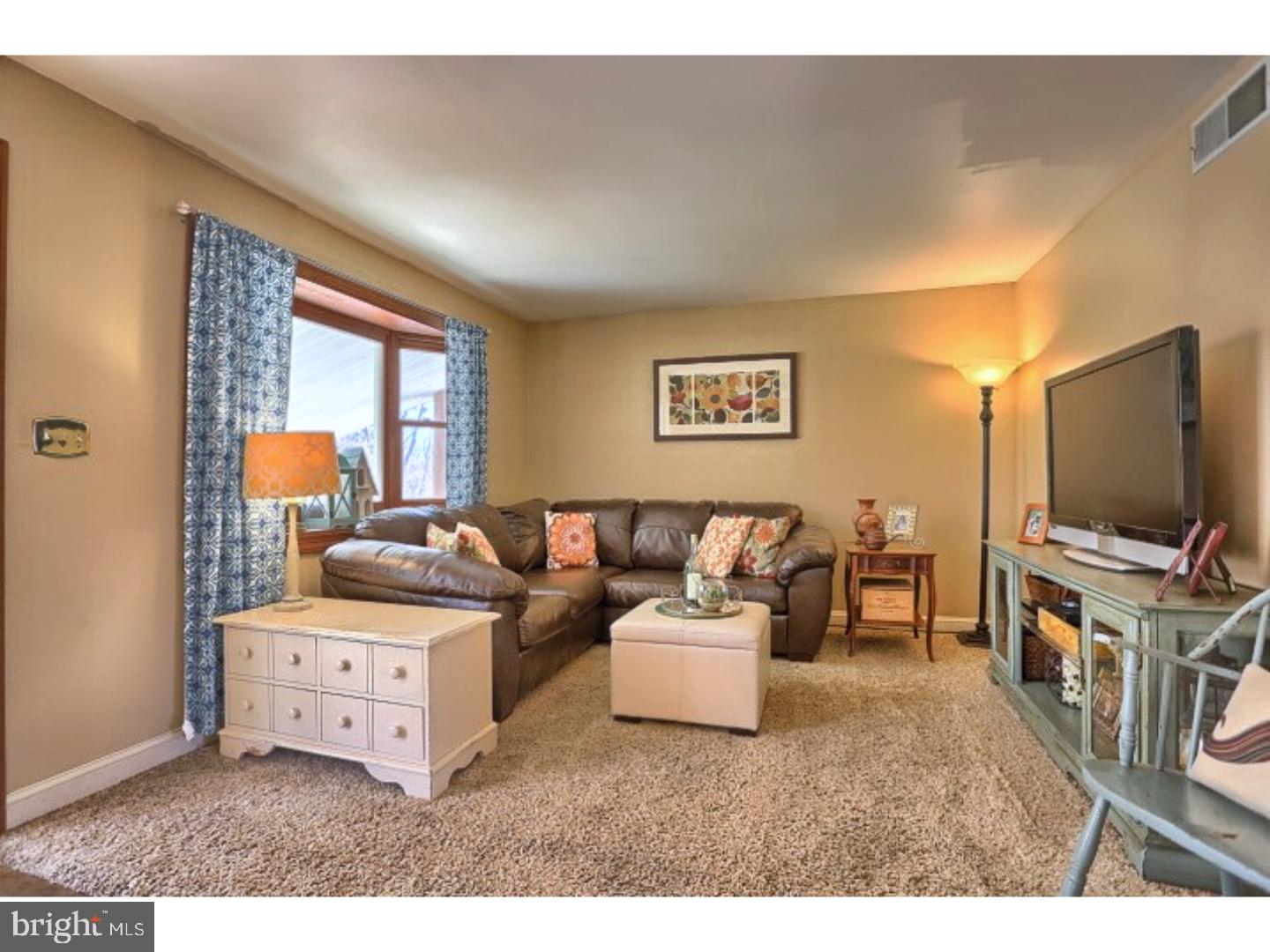 3615 Eisenbrown Road Reading, PA 19605 - Photo 4 of 25