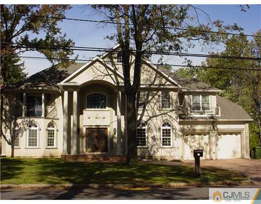 24 Freeman Street Edison, NJ 08820 - Photo 3 of 18 Gallery Image 3
