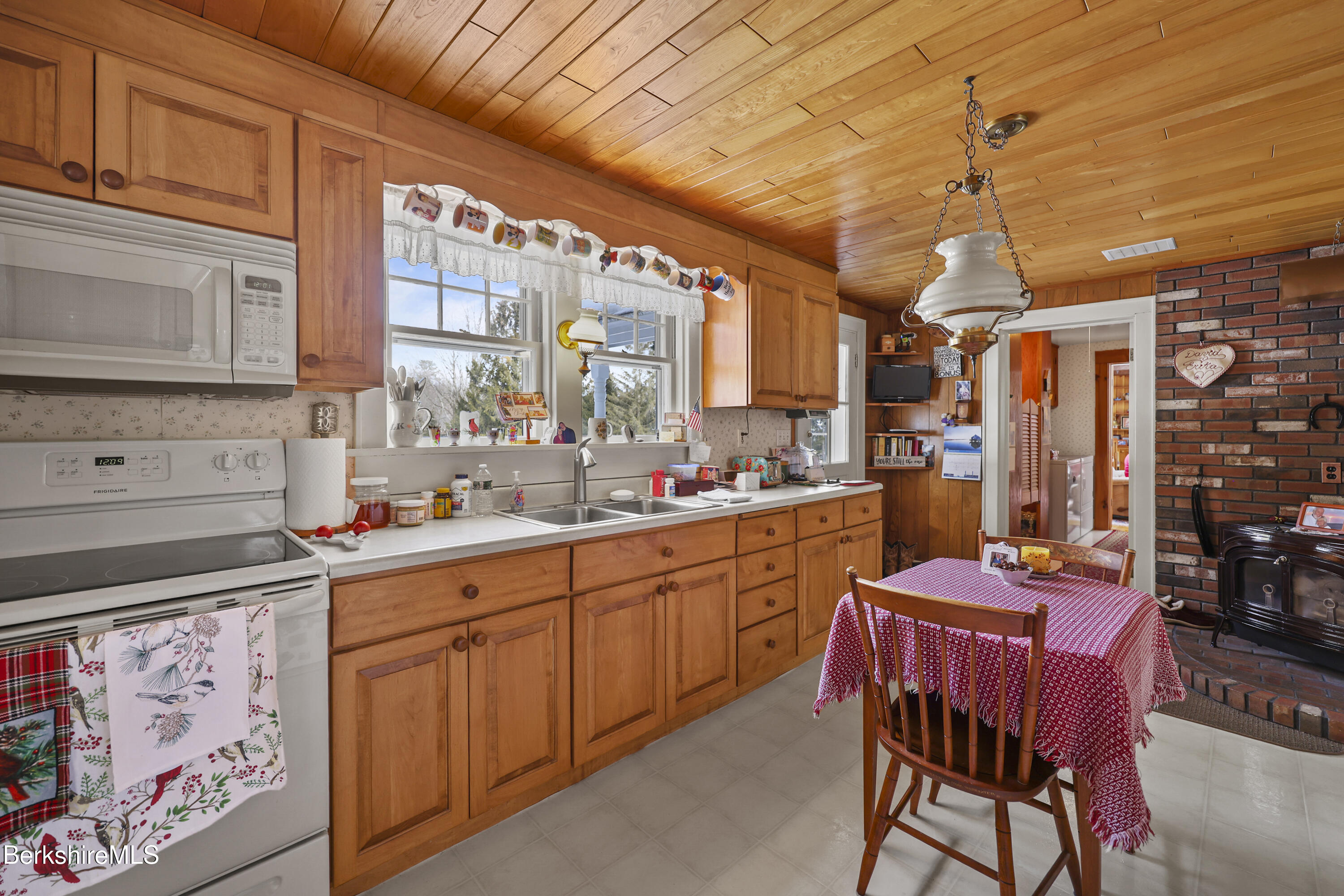 138 Hillsdale Road Egremont, MA 01230 - Photo 9 of 28 110 Kitchen