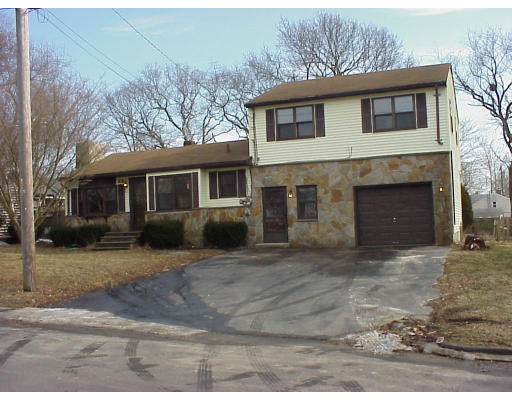 47 Hacker Street Fairhaven, MA 02719 - Photo 1 of 6 Gallery Image 1