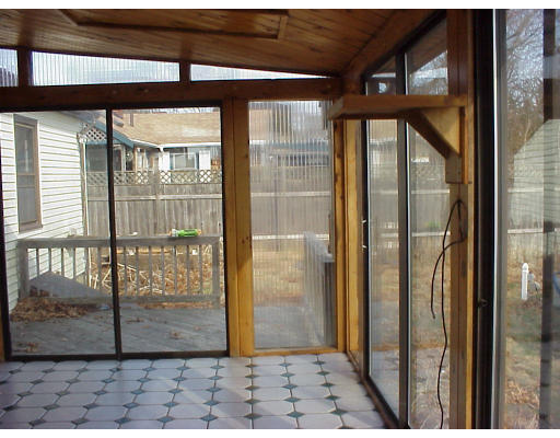 47 Hacker Street Fairhaven, MA 02719 - Photo 5 of 6 Gallery Image 5