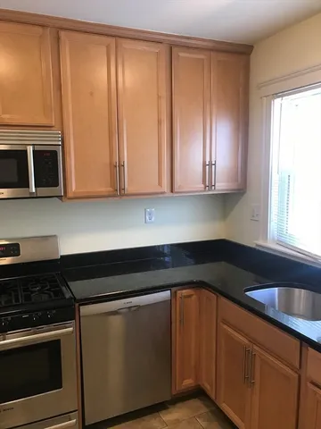 $3,600 | 65 Conwell Avenue, Unit 3, Somerville, MA 02144