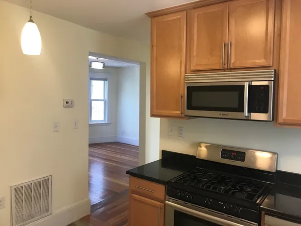 $3,600 | 65 Conwell Avenue, Unit 3, Somerville, MA 02144
