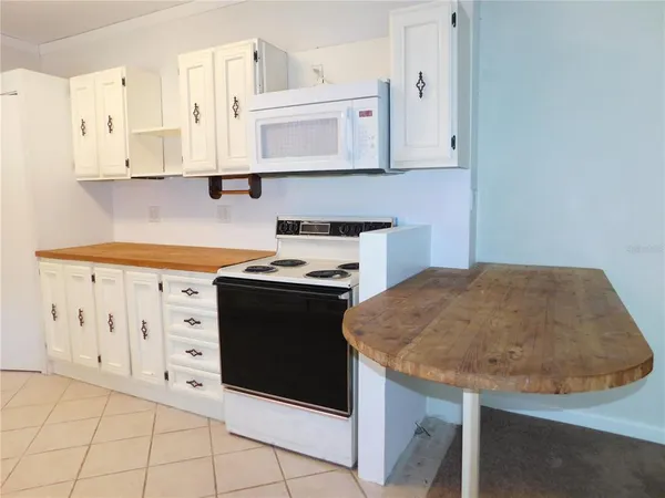 $1,600 | 5725 East University Avenue, Gainesville, FL 32641