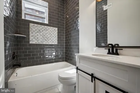$1,950 | 2021 North 33rd Street, Unit 1, Philadelphia, PA 19121
