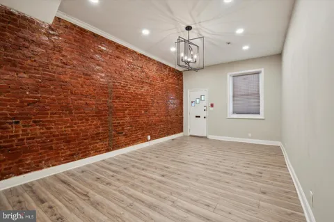 $1,950 | 2021 North 33rd Street, Unit 1, Philadelphia, PA 19121