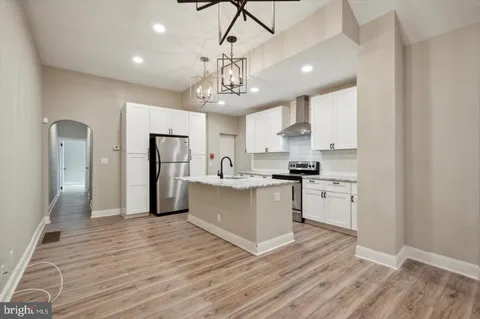 $1,950 | 2021 North 33rd Street, Unit 1, Philadelphia, PA 19121
