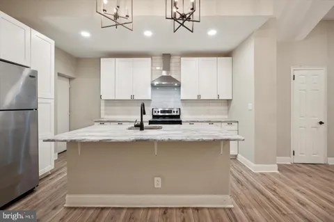 $1,950 | 2021 North 33rd Street, Unit 1, Philadelphia, PA 19121