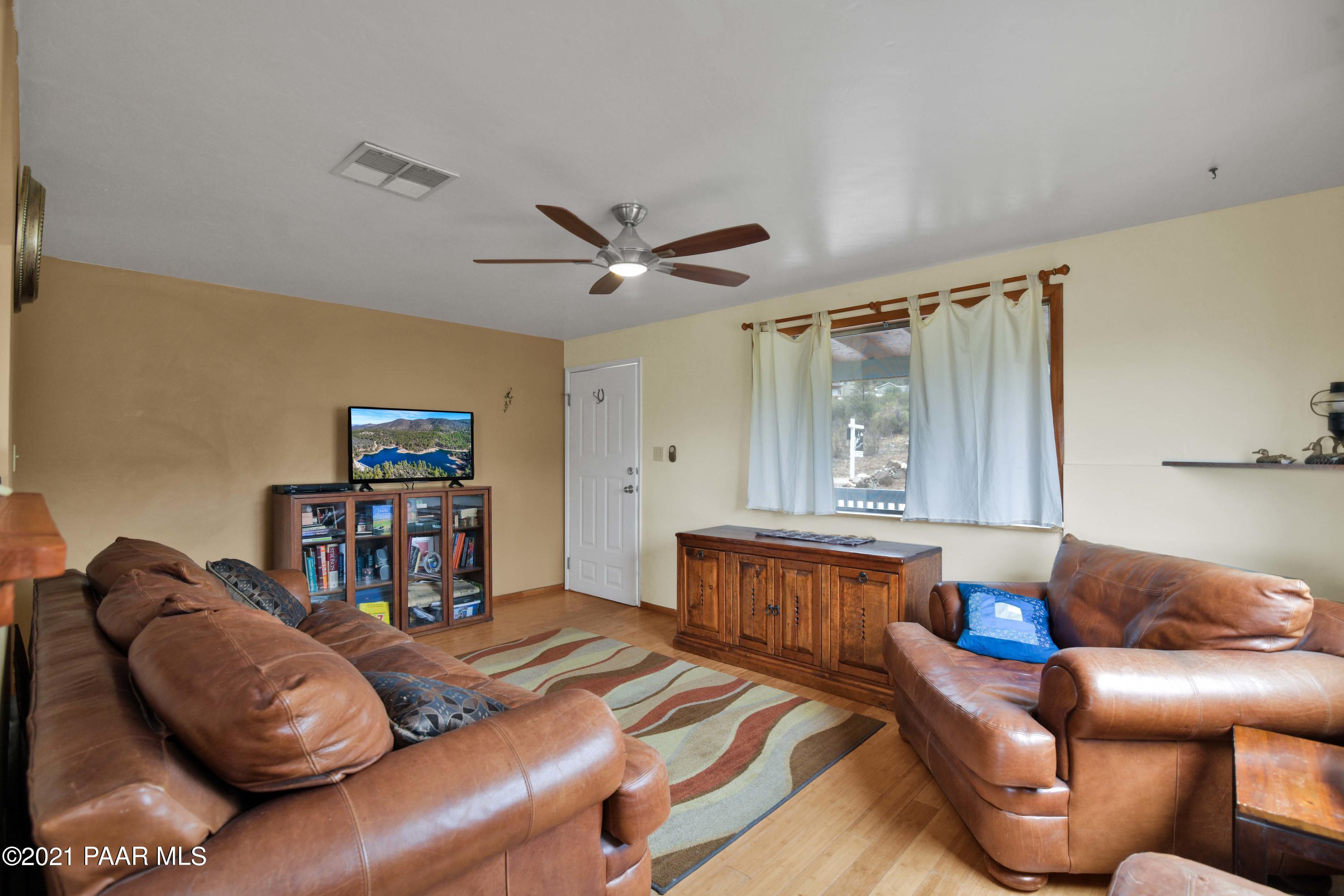 1695 North Topaz Road Prescott, AZ 86301 - Photo 14 of 27 Living area