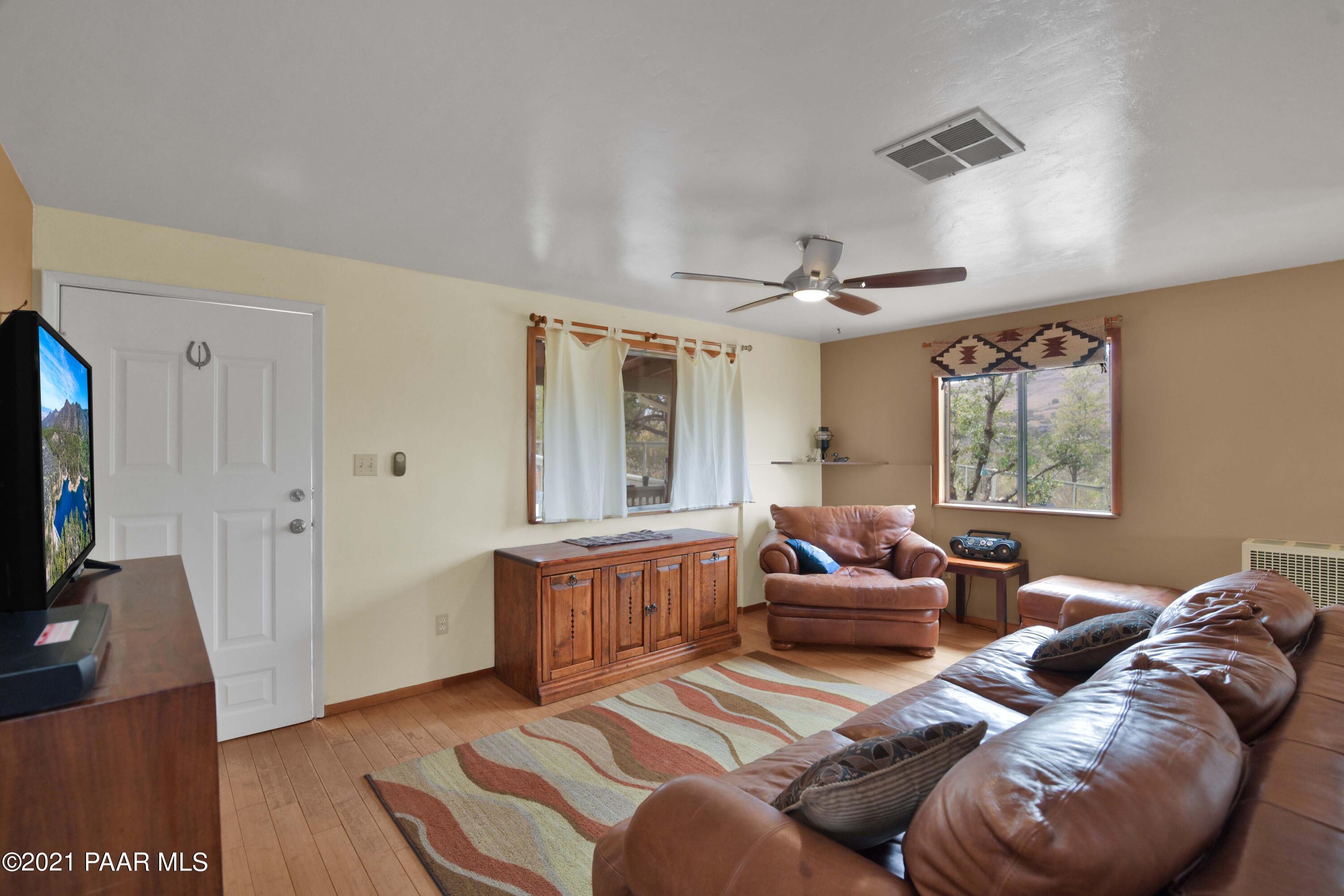 1695 North Topaz Road Prescott, AZ 86301 - Photo 15 of 27 Living Area