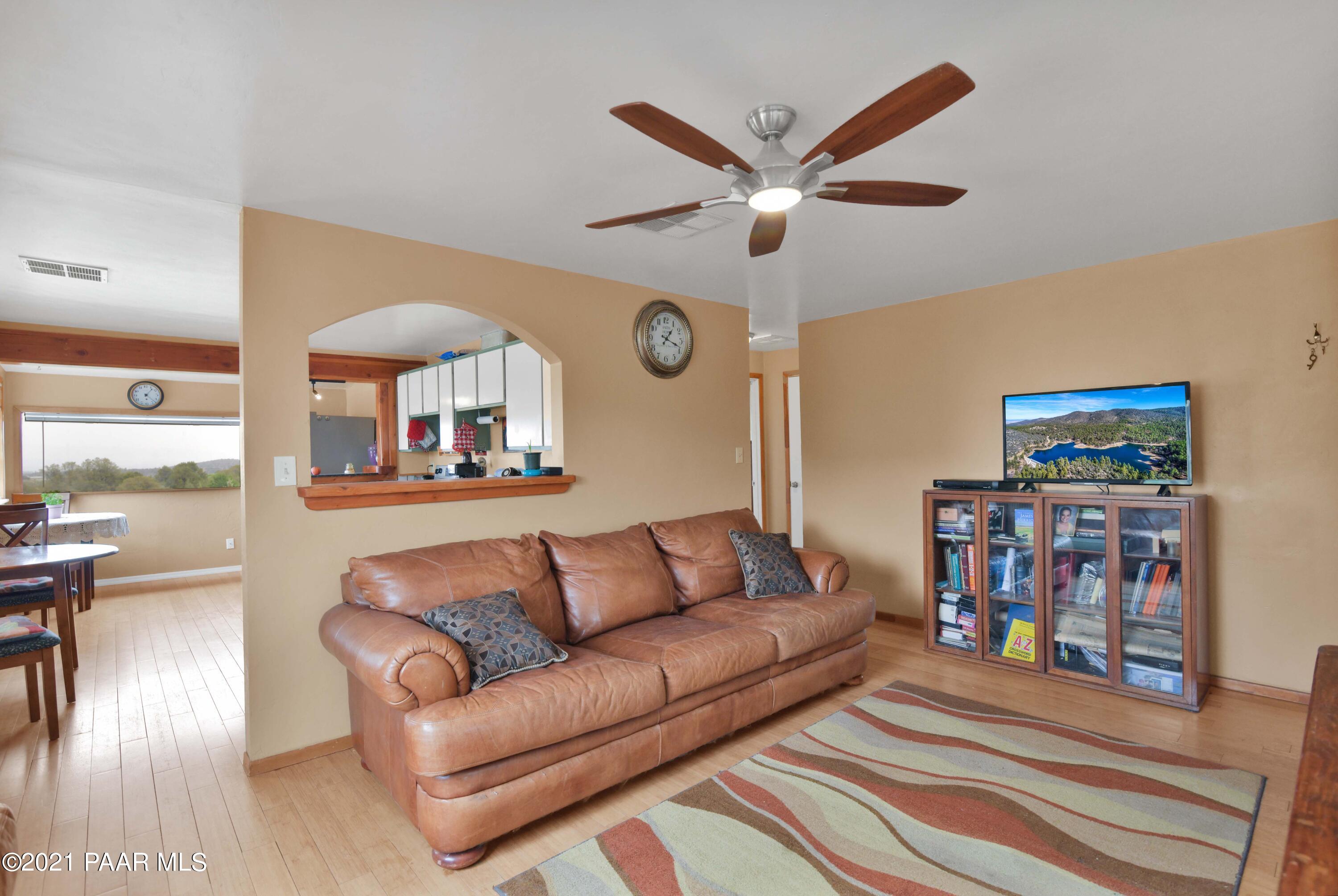 1695 North Topaz Road Prescott, AZ 86301 - Photo 16 of 27 Living Area