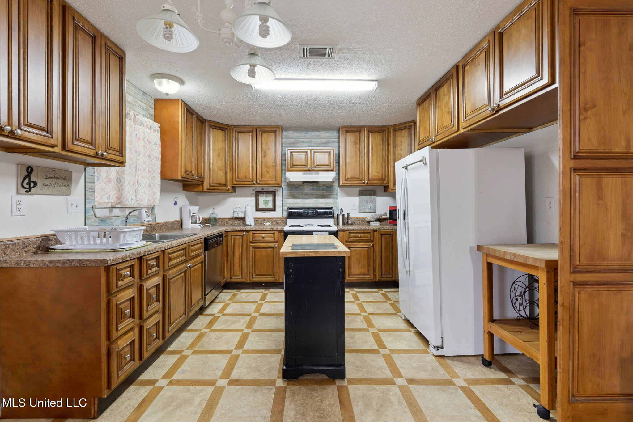 4250 1st Avenue Bay St. Louis, MS 39520 - Photo 4 of 17 006