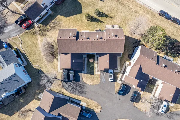 $2,000 | 2722 Wilshire Court, Unit 2722, Aurora, IL 60502