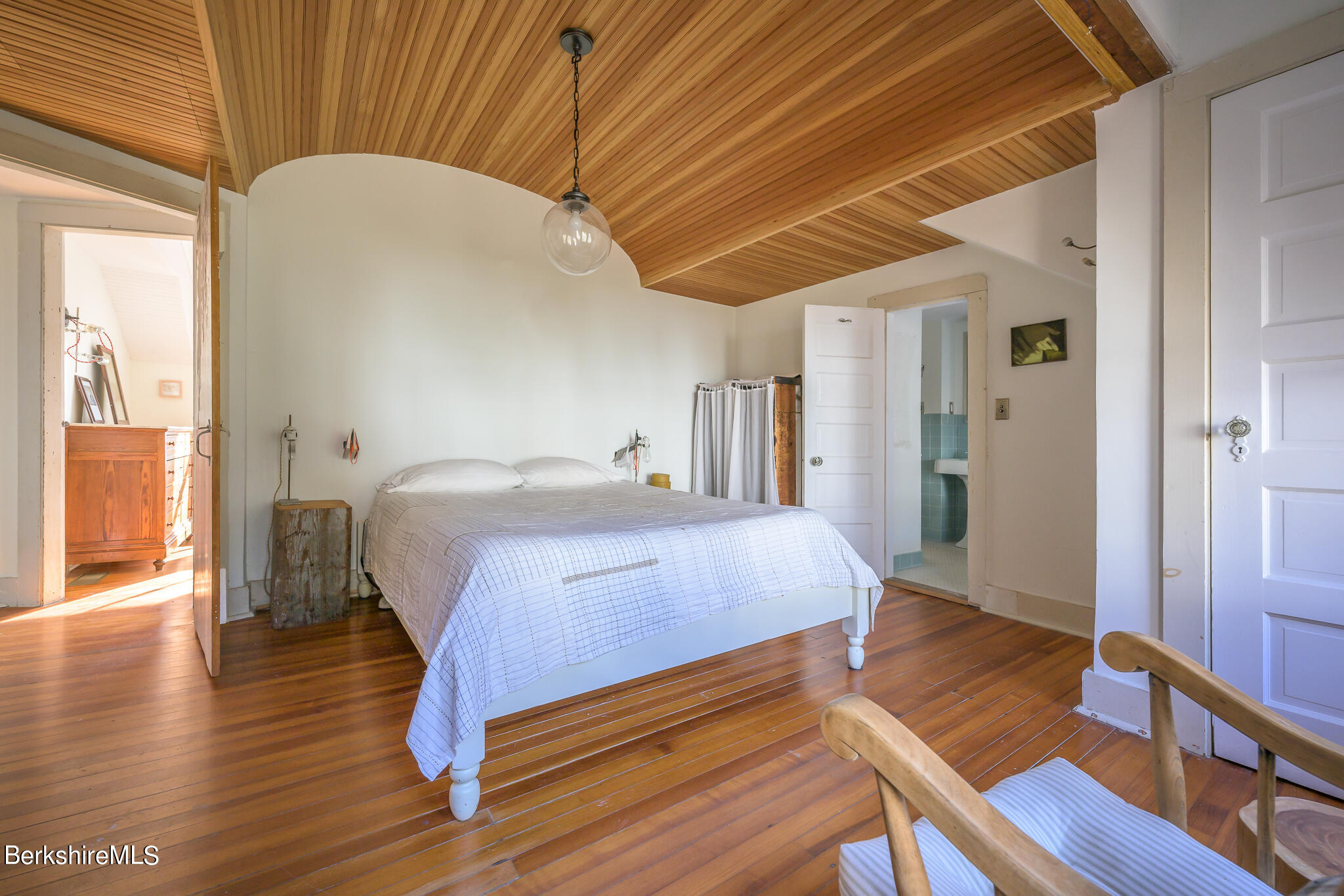 9 Yale Hill Road Stockbridge, MA 01262 - Photo 43 of 52 Primary bedroom