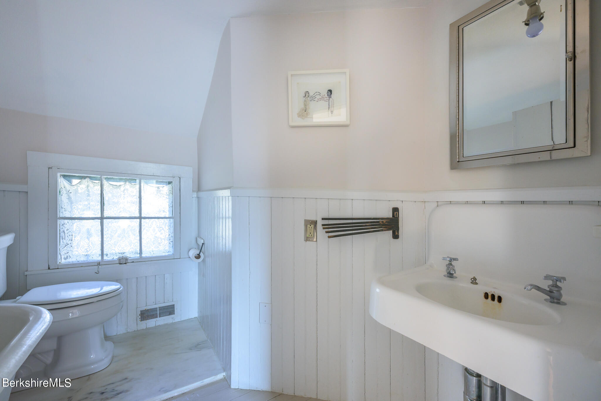 9 Yale Hill Road Stockbridge, MA 01262 - Photo 51 of 52 Bath with tub