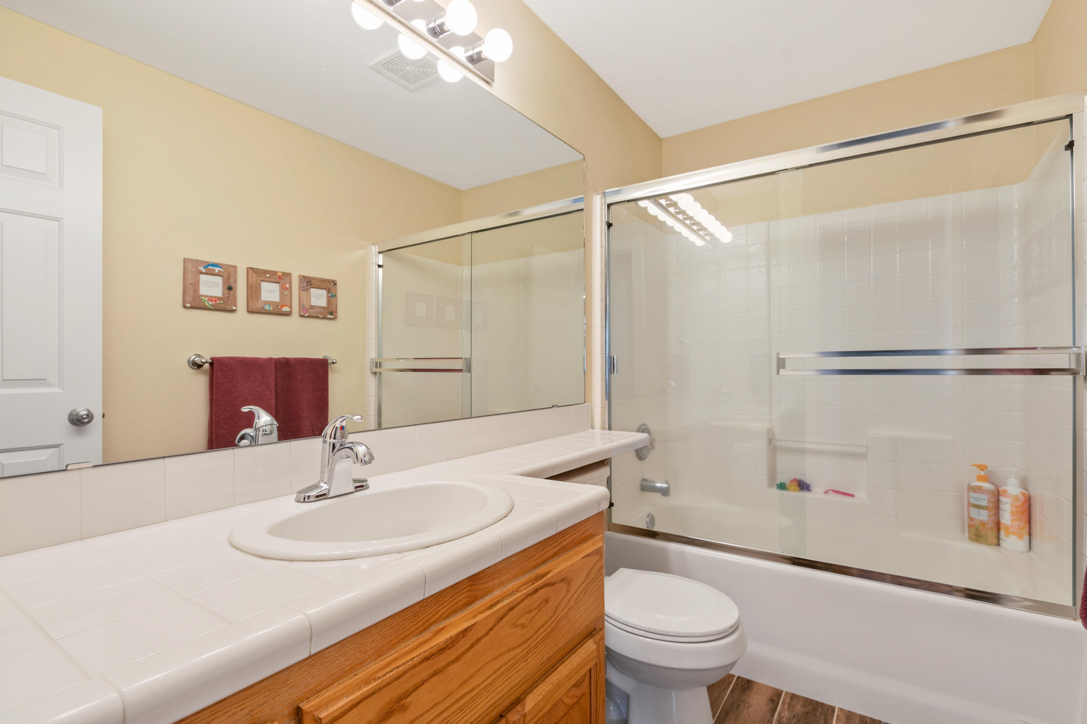 20222 Star Ridge Court Bend, OR 97703 - Photo 14 of 18 Guest Bathroom