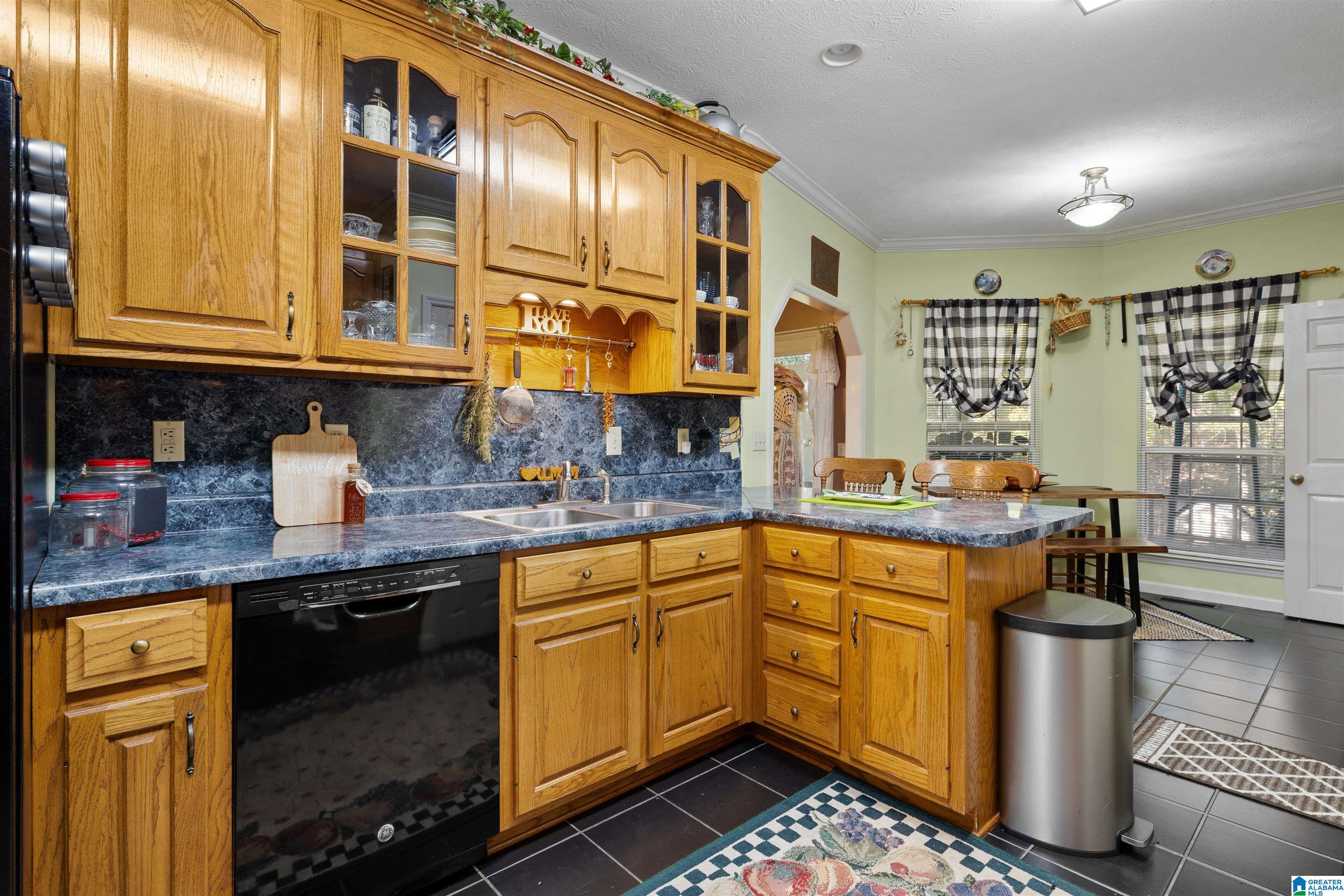 340 Myrick Road Warrior, AL 35180 - Photo 11 of 52