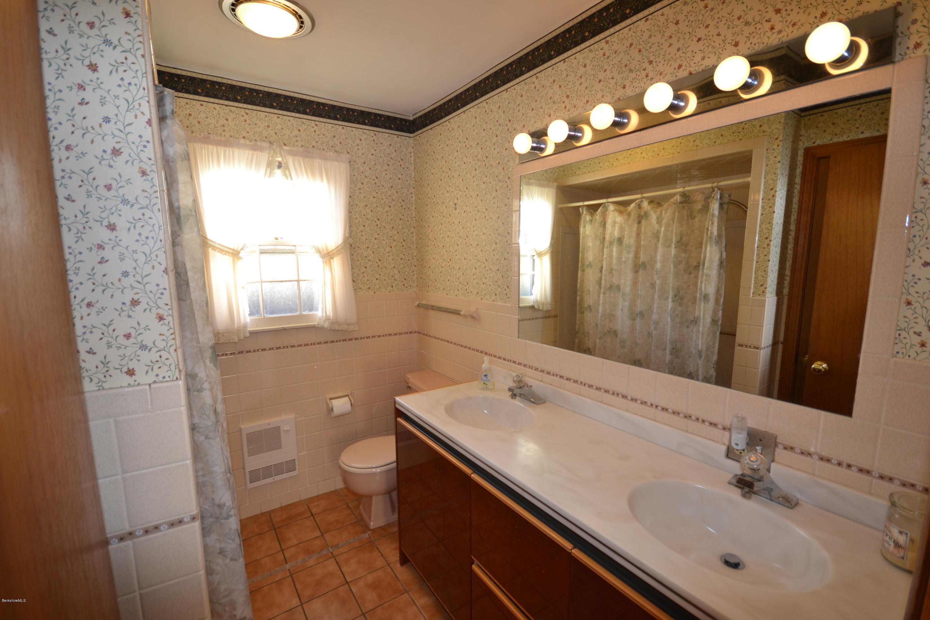 153 Melbourne Road Pittsfield, MA 01201 - Photo 22 of 43 Full Bath
