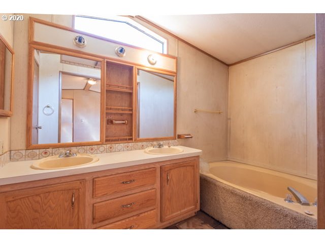 17655 Southeast Bluff Road, Unit 82 Sandy, OR 97055 - Photo 12 of 17 Gallery Image 12