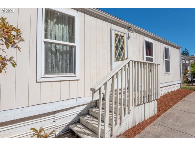 17655 Southeast Bluff Road, Unit 82 Sandy, OR 97055 - Photo 16 of 17 Gallery Image 16