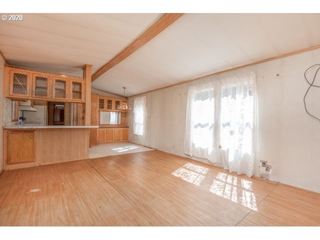 17655 Southeast Bluff Road, Unit 82 Sandy, OR 97055 - Photo 7 of 17 Gallery Image 7