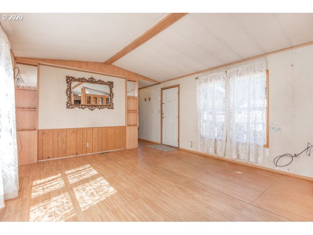 17655 Southeast Bluff Road, Unit 82 Sandy, OR 97055 - Photo 8 of 17 Gallery Image 8