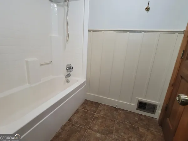 $2,500 | 2391 Booth Circle, Winder, GA 30680
