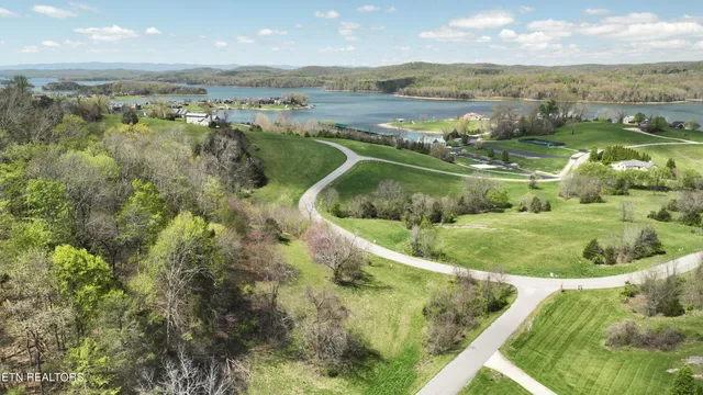 $849,000 | 319 Russell Road, Sharps Chapel, TN 37866