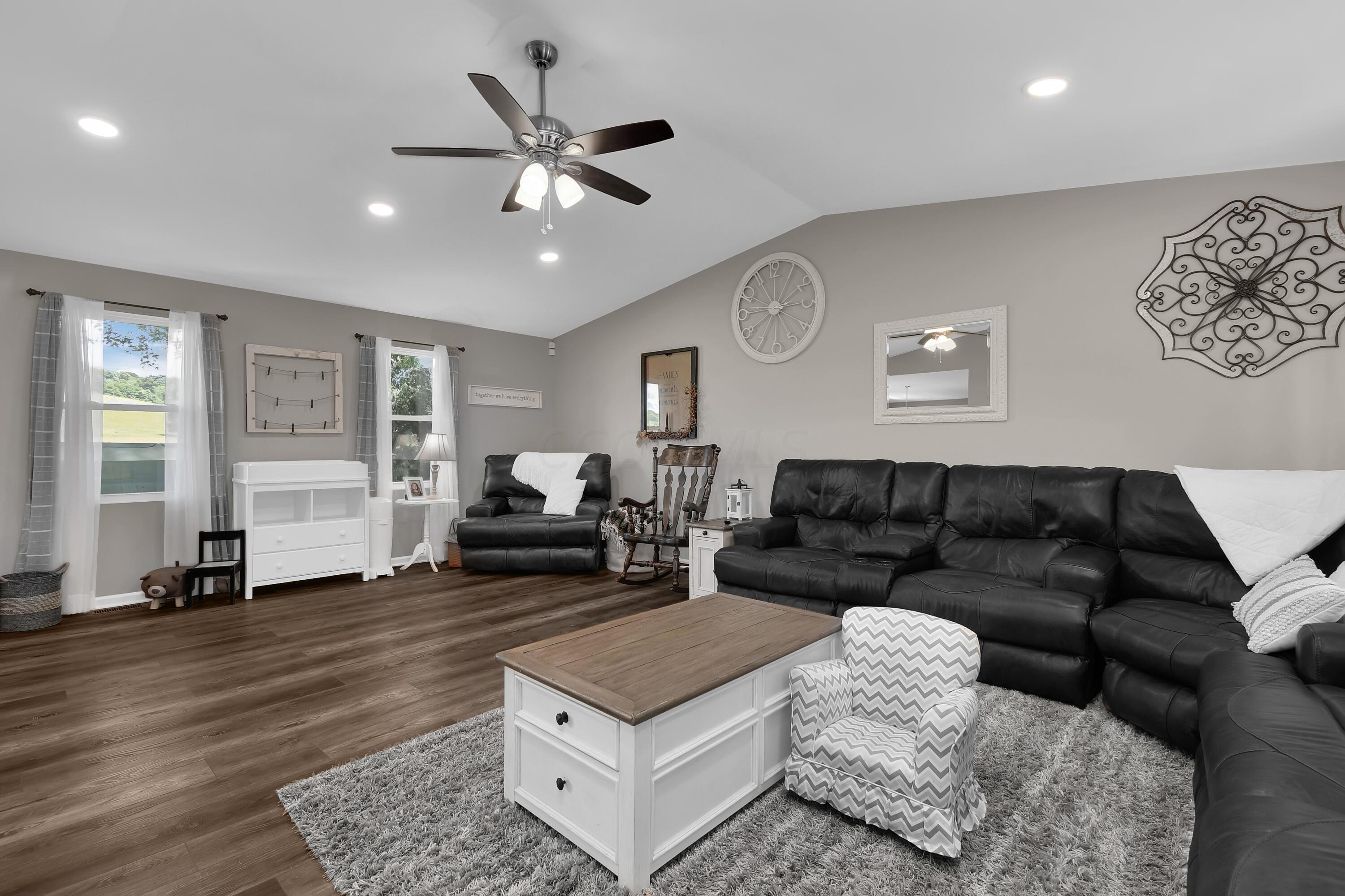 6446 Branch Road Frazeysburg, OH 43822 - Photo 12 of 32 DSC_2969