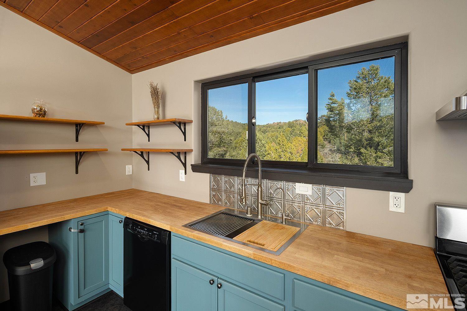 1894 Lousetown Road Reno, NV 89521 - Photo 4 of 26 Photo 4