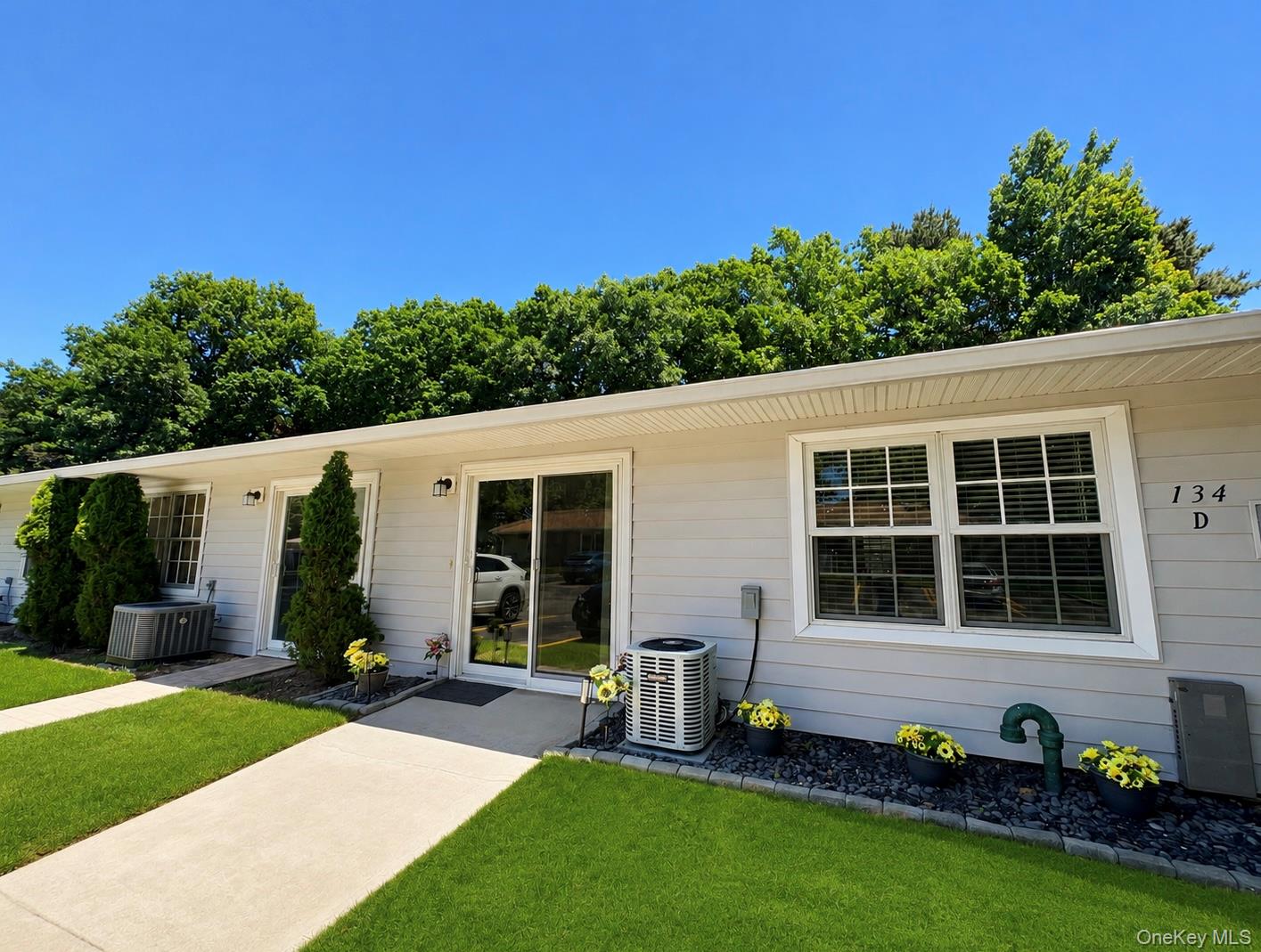 134 Eastbourne Court, Unit 134D Ridge, NY 11961 - Photo 11 of 19
